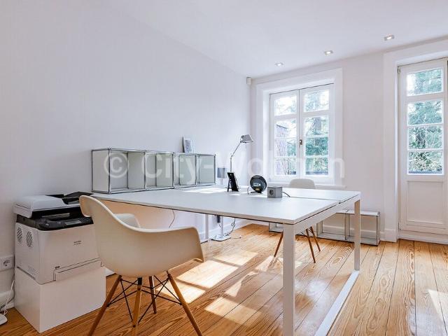 Schicke Doppelhaushälfte, mit Garten, komplett ausgestattet und modernisiert in Hamburg Klein Borstel