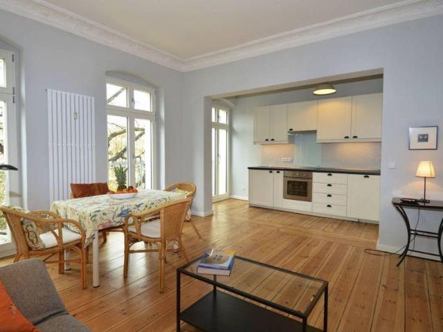 Schicke, hochwertige Wohnung in Charlottenburg am Ludwigkirchplatz