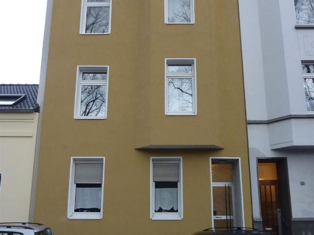 Schicke 2,5 Raum DG Wohnung mit EBK und Ankleidezimmer