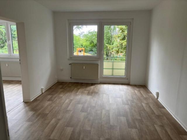 Schicke 2 Raum Wohnung mit Balkon im Erdgeschoss