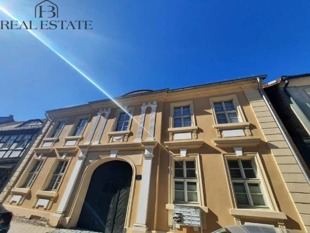 Schicke 3 Raumwohnung mit sonnigem Balkon !