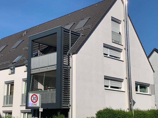 Schicke 3 Zimmer Wohnung mit großem Balkon und TG Stellplatz!