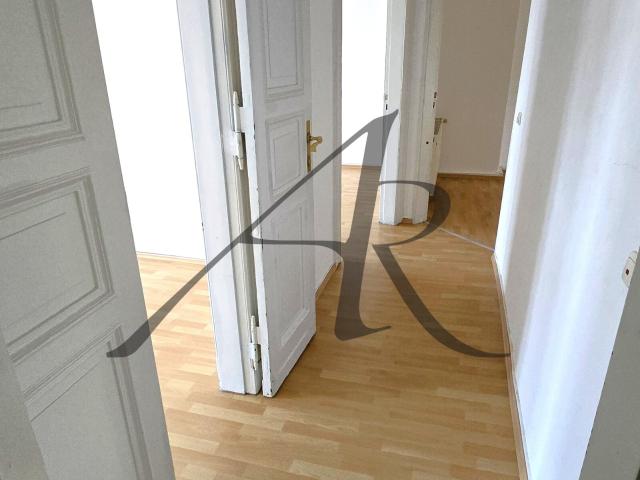 Schicke 4 Zimmer Altbau Wohnung in der Innenstadt