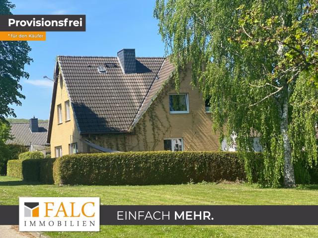 Schickes Ein Zweifamilienhaus mit Relax Grundstück