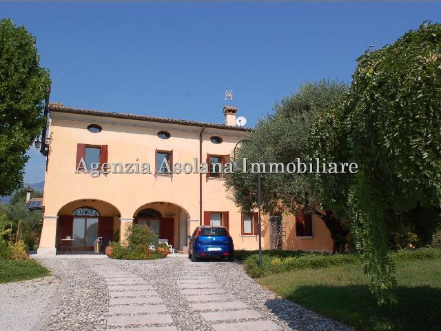 Schiera di testa in affitto ad Asolo