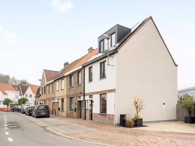 Schitterend huis met parkeerplaats te Heist aan Zee