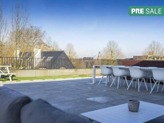 Schitterende loft met groot dakterras te centrum Kortrijk