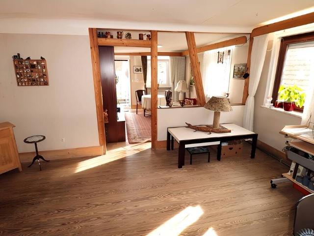 Schlössle von Höfen Großzügiges 3 Familienhaus mit weiterem Ausbaupotenzial. Ihr Haus für Wohnen und Investment