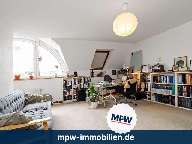 Schloßstrasse um´s Eck: Dachgeschosswohnung in Bestlage von Berlin Steglitz