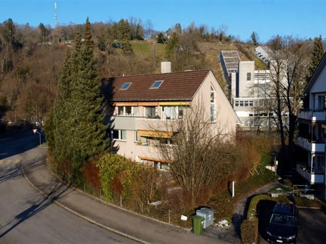 Schmucke 1.5 Zimmer Wohnung mit Sitzplatz inkl. sep. Büro / Physioraum im EG