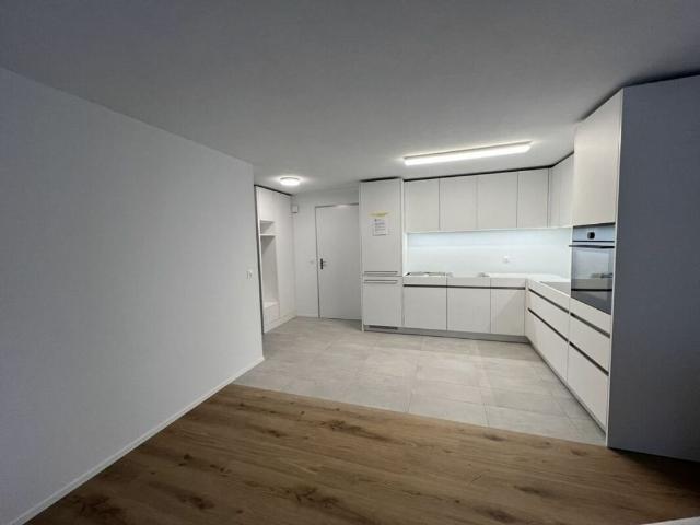 Schmucke 2,5 Zi mit Privatsitzplatz