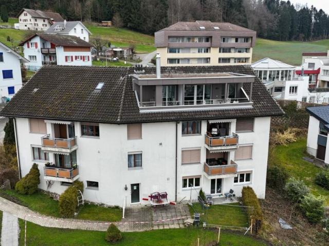 Schmucke 2,5 Zi mit Privatsitzplatz