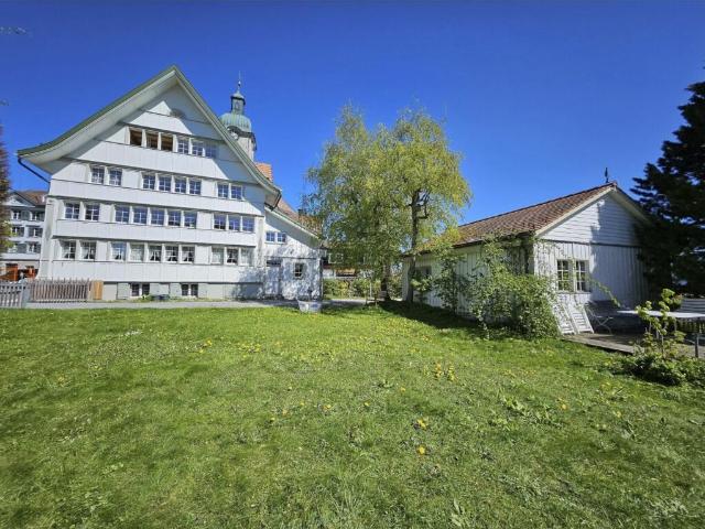 Schmuckes Appenzeller MFH mit Baulandreserve für EFH