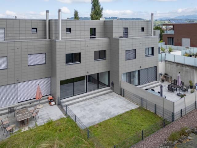 Schmuckes Einfamilienhaus an sonniger Lage