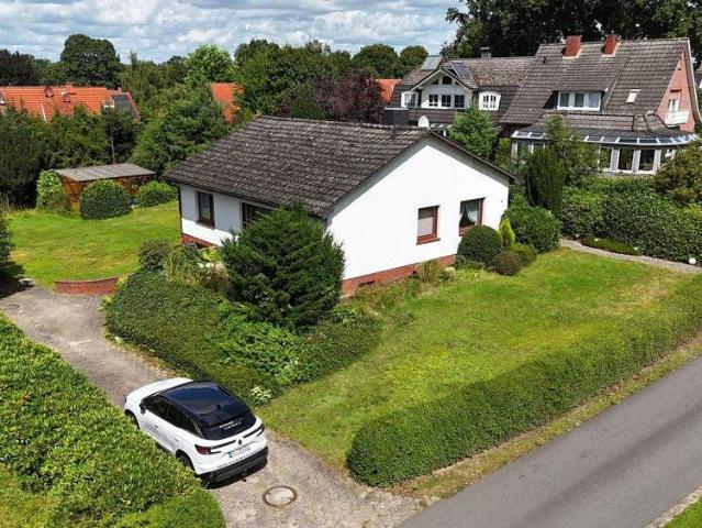 SCHMUCKES UND GEPFLEGTES EINFAMILIENHAUS MIT ZUSÄTZLICHEM BAUGRUNDSTÜCK