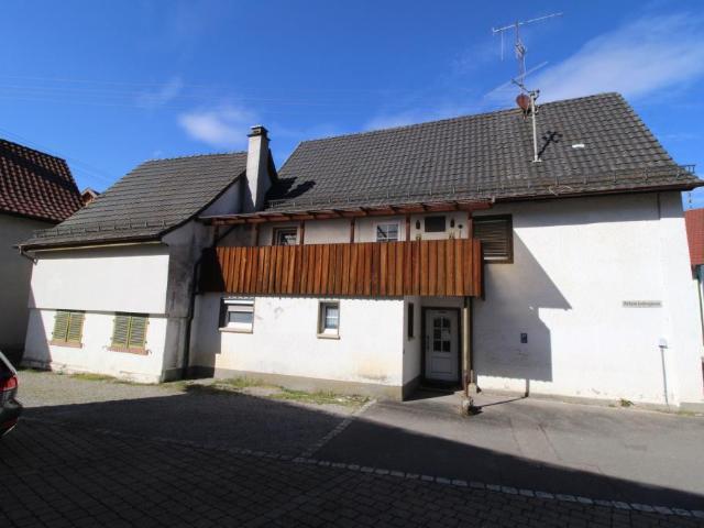 Schnäppchenhaus, mit begonnener Sanierung im Stadtkern