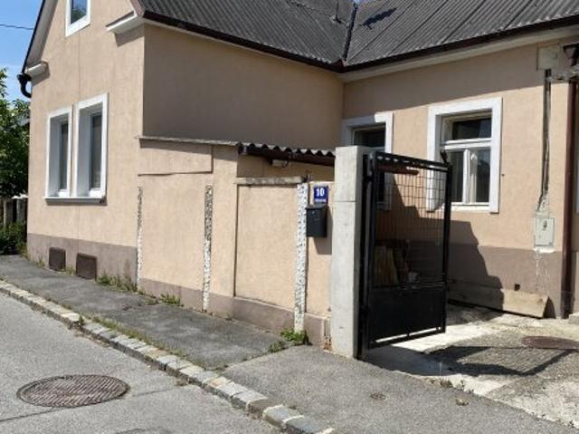 Schnäppchenpreis Renovierungsbedürftiges Einfamilienhaus in Matzen Raggendorf.