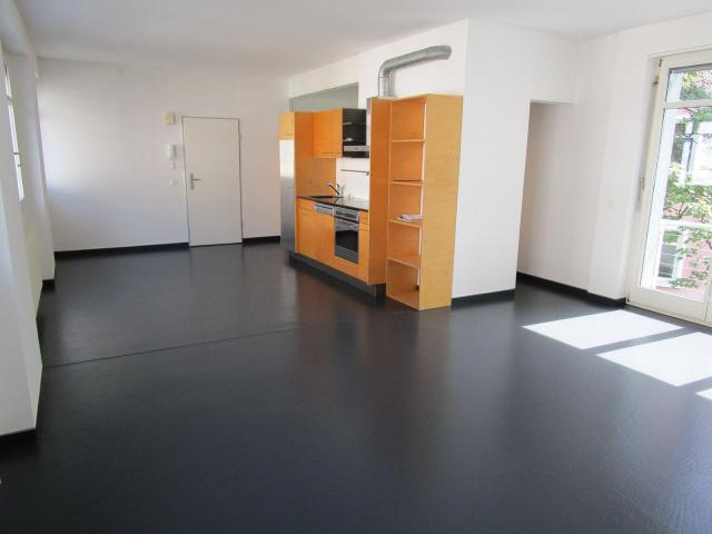 Schne Loft Wohnung an zentraler Lage mit eigener Waschmaschine und Tumbler und Parkplatz