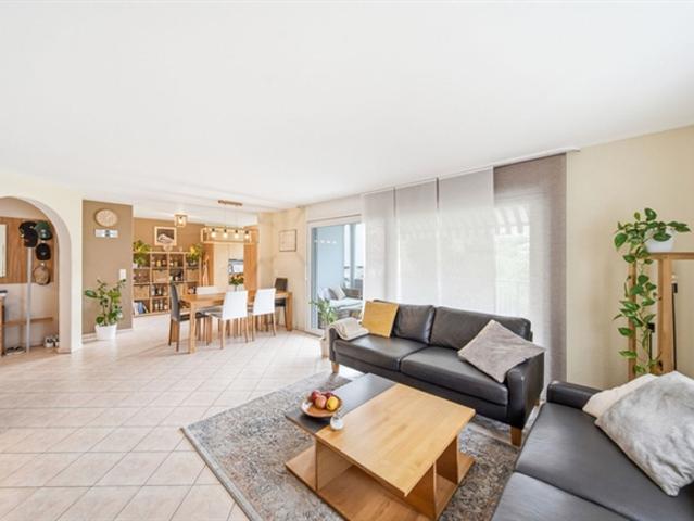 SCHÖN UND GUT GEPFLEGTE 4.5 ZIMMERWOHNUNG IM ZENTRUM