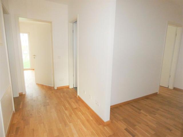 Schön geschnittene 3 Zi. Whg. m. Loggia, FBH und AR in Whg