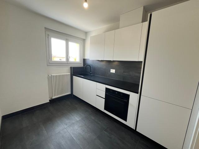 Schöne 3.5 Zimmer Wohnung mit Balkon in Payerne