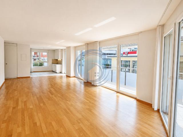 SCHÖNE 3,5 ZIMMER WOHNUNG IM HERZEN VON BLONAY
