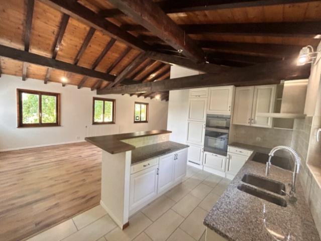 Schöne 3,5 Zimmer Wohnung in einem kleinen Haus