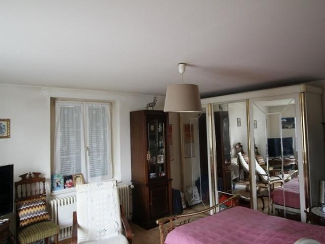 SCHÖNE 3.5 ZIMMER WOHNUNG