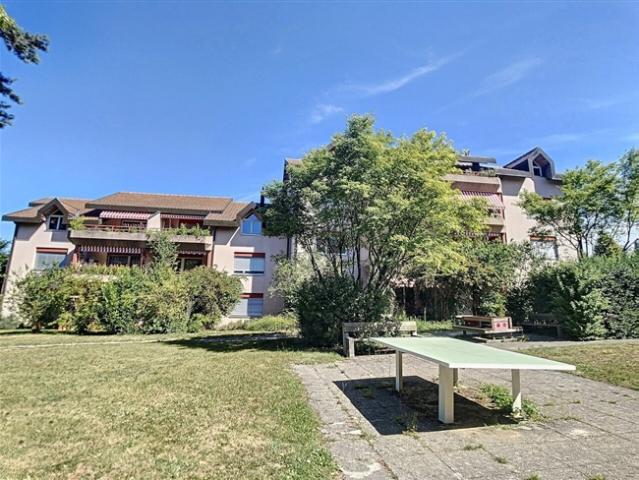 Renovierte 3,5 Zimmer Wohnung mit Balkon, ruhig und nahe am Freiburger Zentrum
