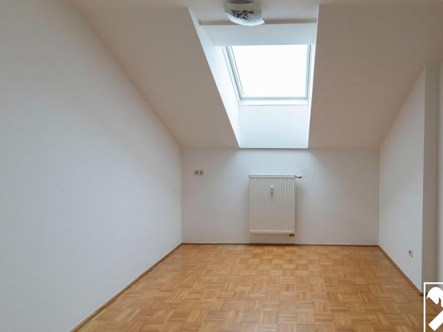 Schöne 3 Zimmer Dachgeschosswohnung