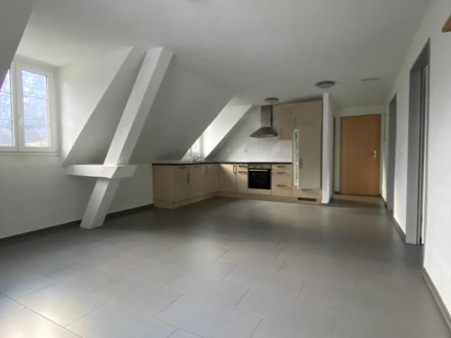 schöne 3 Zimmer Dachwohnung in Netstal