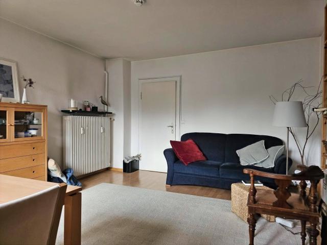 Schöne 3 Zimmer Eigentumswohnung im 3. OG mit Loggia in einer beliebten Wohnanlage