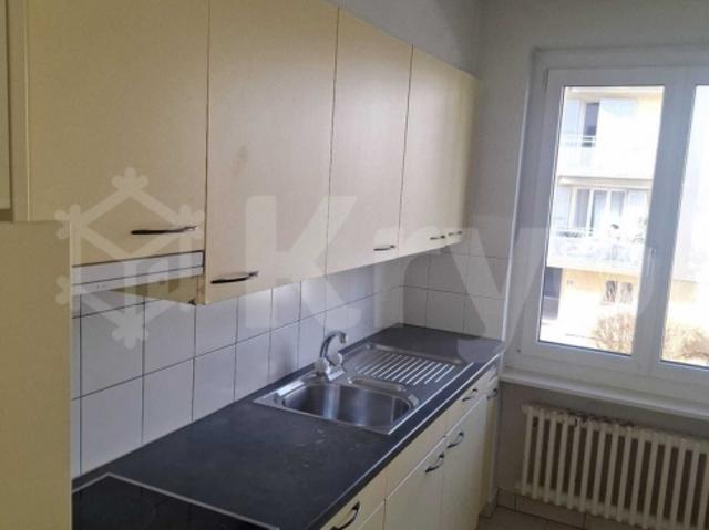 SCHÖNE 3 ZIMMER WOHNUNG 1. STOCK MIT BALKON