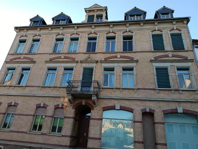 Schöne 3 Raum Whg.in Grimma, neues Laminat, Bad mit Wanne und Dusche, Balkon, Stellplatz möglich!
