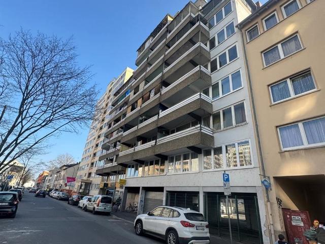 Schöne 1 Zi. Wohnung mit Balkon und EBK in Offenbach, vermietet