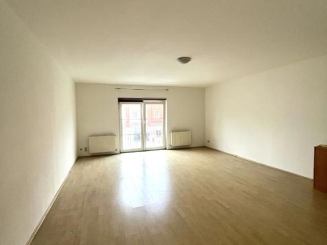 Schöne 1 Zimmer Wohnung direkt am Hauptplatz!