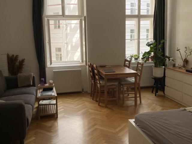 Schöne 1 Zimmer Wohnung in Lichtenberg zur Miete
