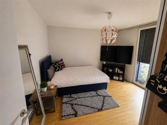 Schöne 2,5 Pence Wohnung im zweiten Stock, ideal gelegen