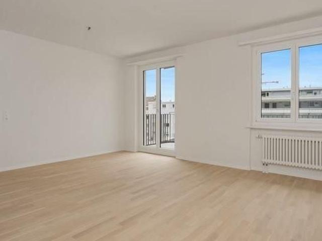 Schöne 2.5 ZW mit 2 Balkone im Zentrum von Biel