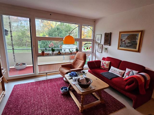 Schöne 2,5 Zimmer Wohnung am Stadtpark mit Balkon