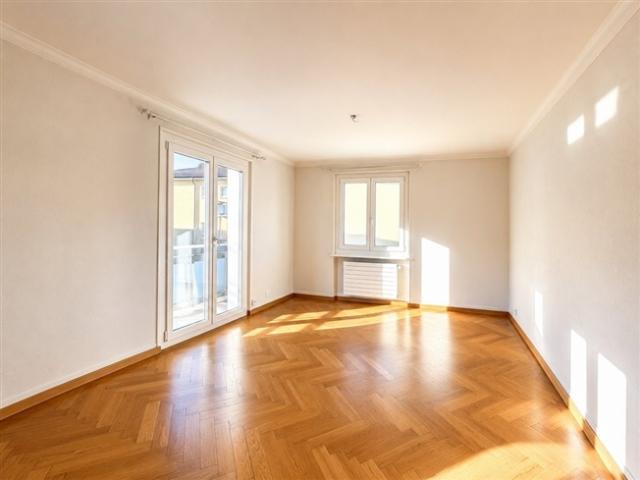 Schöne 2.5 Zimmer Wohnung