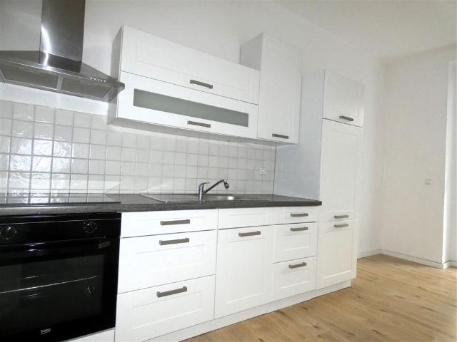 Schöne 2 Zi. Whg mit Balkon, EBK und großem Tageslichtbad