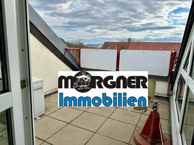 schöne 2 Zim Dachgeschosswohnung mit Klima und Loggia