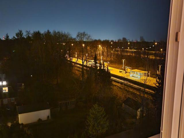 Schöne 2 Zimmer Wohnung 50 meter am S Bahn Eingang Krupunder