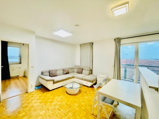 Schöne 2 Zimmer Wohnung mit großer Terrasse in begehrter Lage von Neu Isenburg Stadtmitte