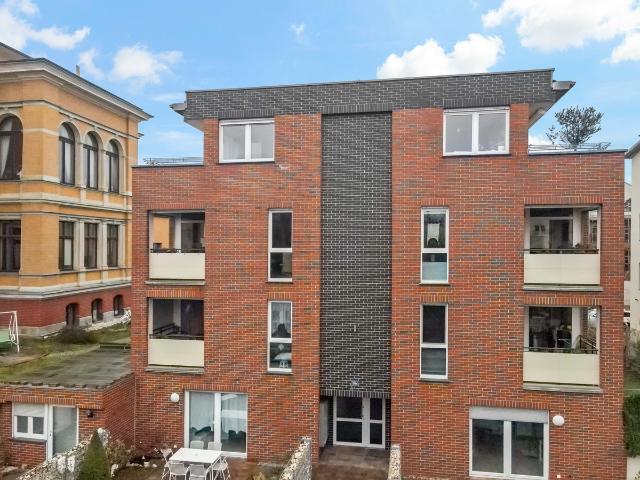 Schöne 2 Raumwohnung mit Einbauküche, Balkon und Fahrstuhl im Mühlwegviertel!