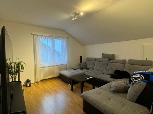 Schöne 4.5 Zimmerwohnung in Arch zu vermieten !
