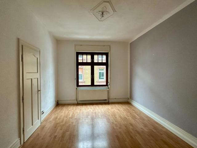 Schöne 4 Zimmer Altbauwohnung in Frankfurt Heddernheim