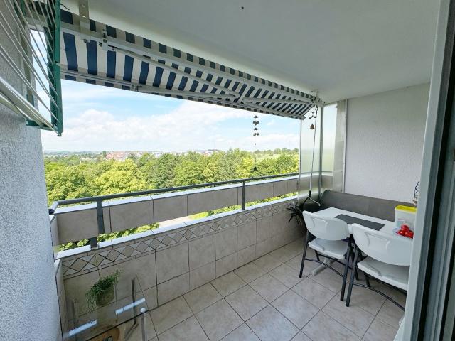 Schöne 4 Zimmer Wohnung mit Balkon und Panoramablick Eigentum statt Miete!