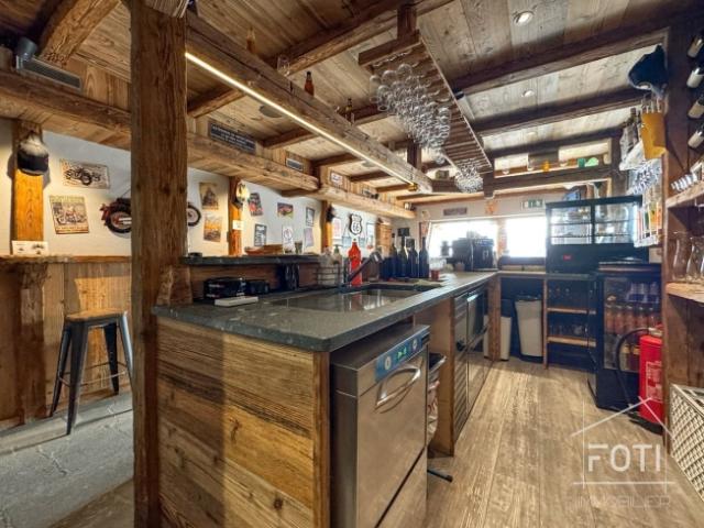 Schöne Bar und kleine Catering zum Verkauf